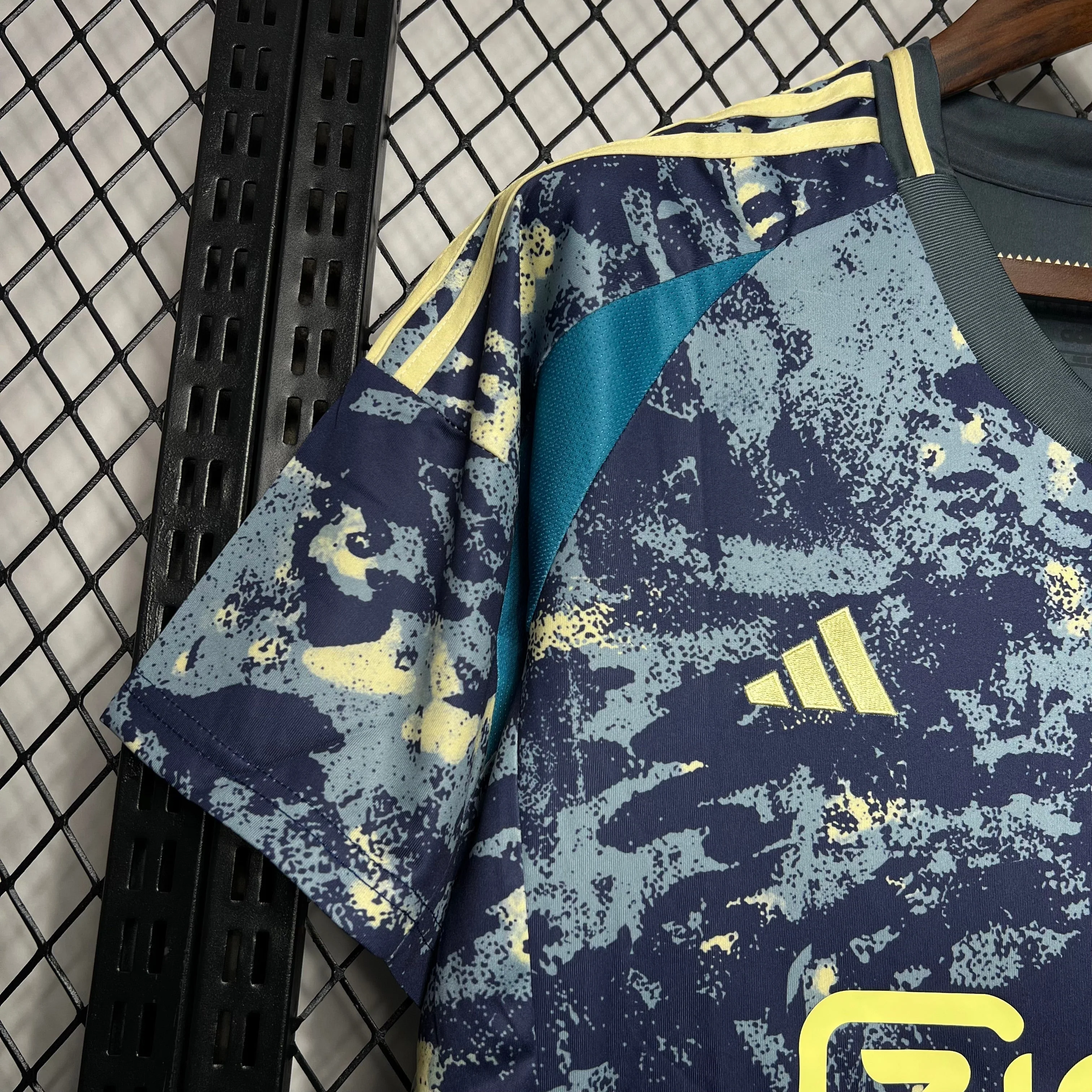 Ajax Amsterdam Extérieur 2024/2025 - Image 5