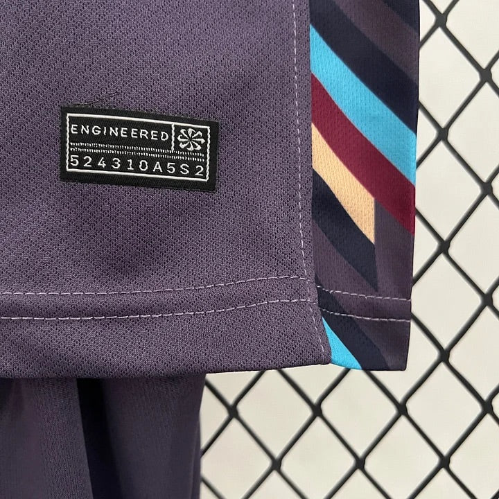 Kit enfant Angleterre Extérieur 2024 - Image 4